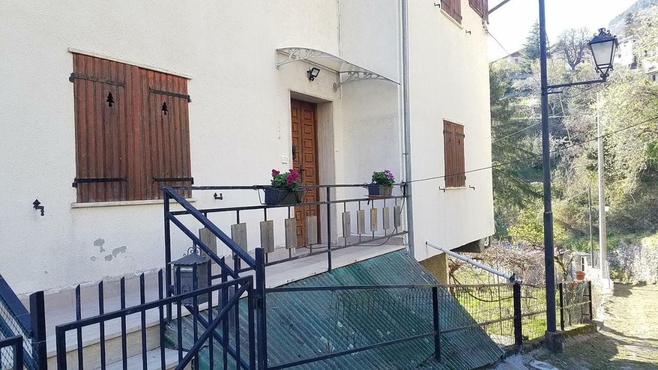 Casa Vacanze Da Oscar Βίλα Triora Εξωτερικό φωτογραφία